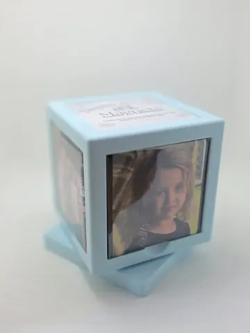 Spinning Cube (50x50mm)
